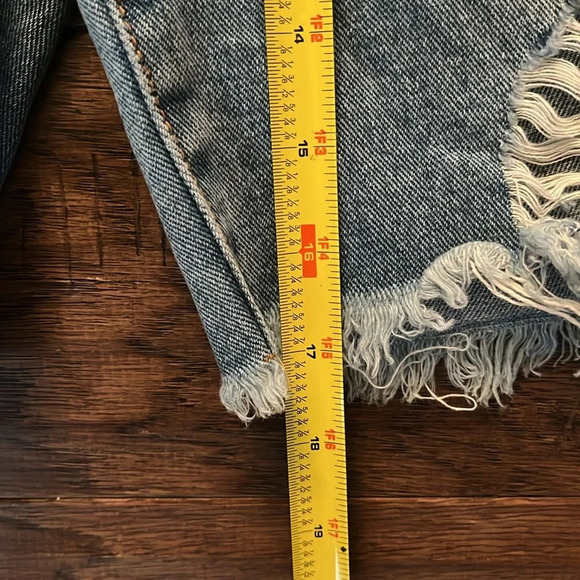 Fashion Nova Flaunting It Baggy Ripped Denim Bermuda Shorts Size 11 - Picture 8 of 9